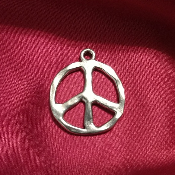 Mountain Gems Jewelry - NEW Peace Sign Pewter Peace Sign Charm 1"